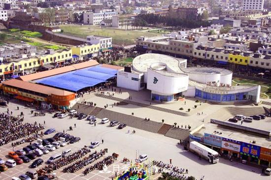 走进中国最大的玉石交易集散地：南阳镇平石佛寺(图1)