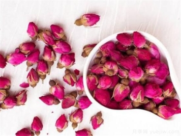 玫瑰花茶的颜色有几种 玫瑰花茶的搭配方案