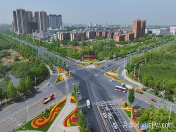 湖南宁乡：万株月季齐绽放，扮靓城市生态新风景