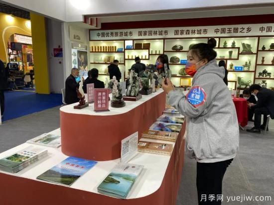 镇平玉雕元素出彩中原文博会(图3)